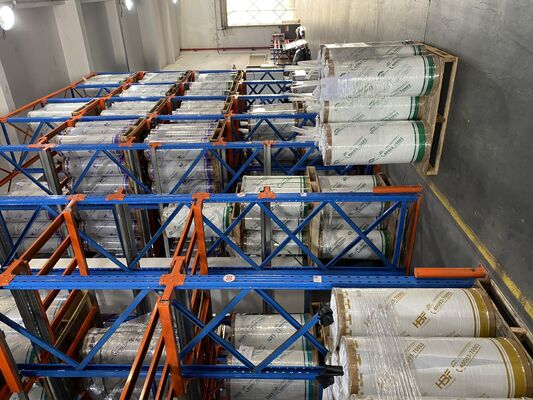 Màng phủ nhôm PET tráng phản quang mặt trời cho các dự án năng lượng mặt trời ép đùn