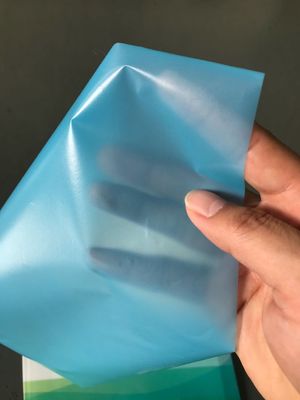Ứng dụng băng keo tự dính màu xanh lam Phim phát hành PE 40 Micron 0,04mm